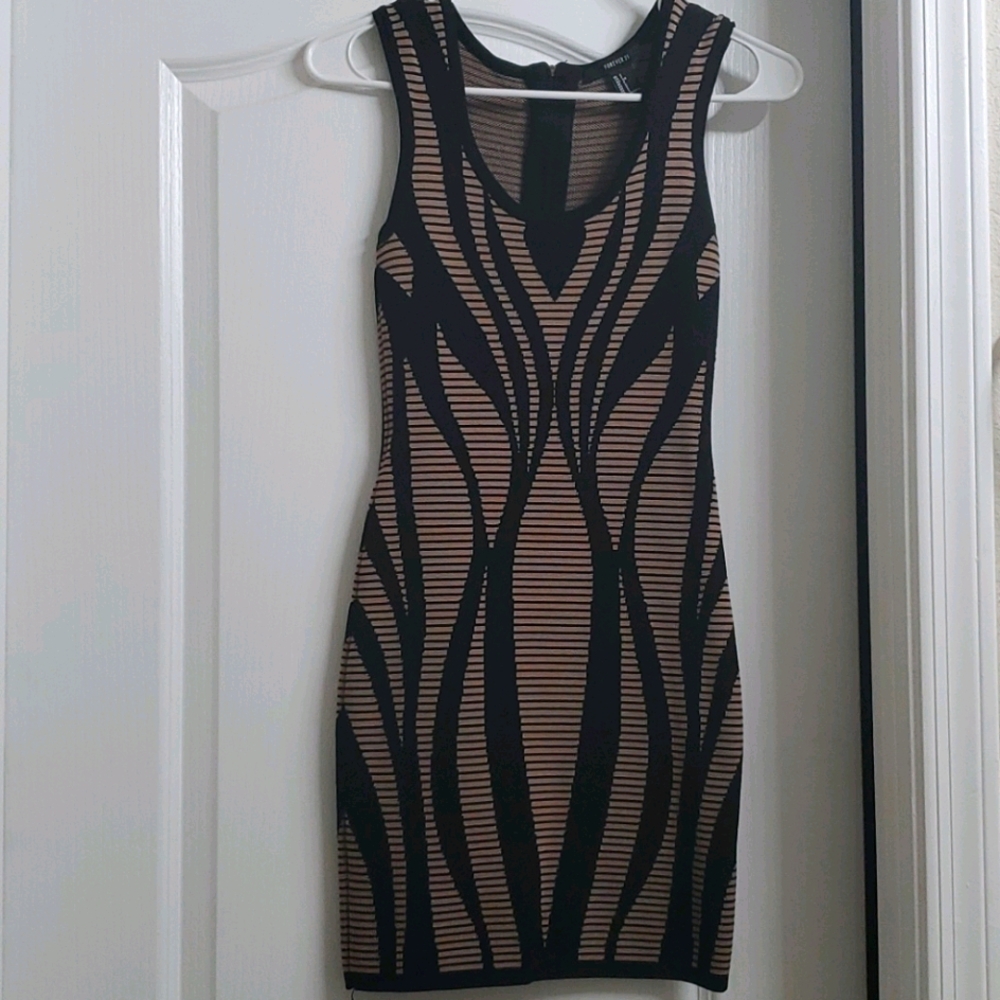 FOREVER 21 DRESS